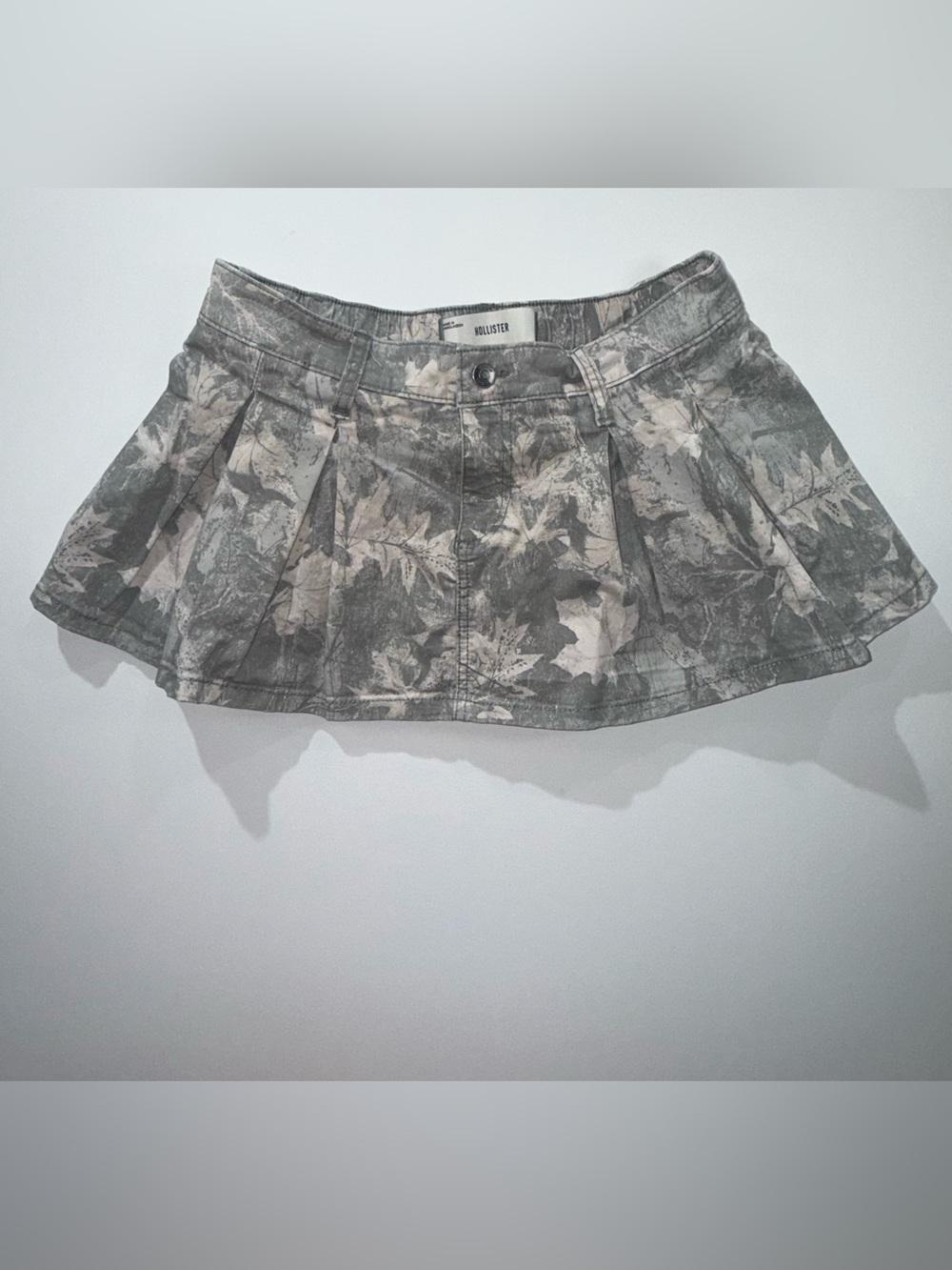 Hollister Camo Skort Green Leaf Print Mini Skirt with Built-In Shorts Size Small
